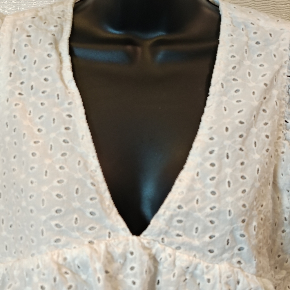 IMPRESSION WOMENS MED WHITE EYELET V NECK FLUTTER SLEEVE BABYDOLL PEPLUM BOHO‎ - Picture 2 of 7